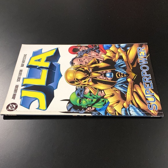 JLA Superpower (1999) - DC Comics Graphic Novel - Picture 3 of 9